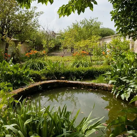 D'hotes Des Grands Moulins De Bed & Breakfast Bauge-en-Anjou