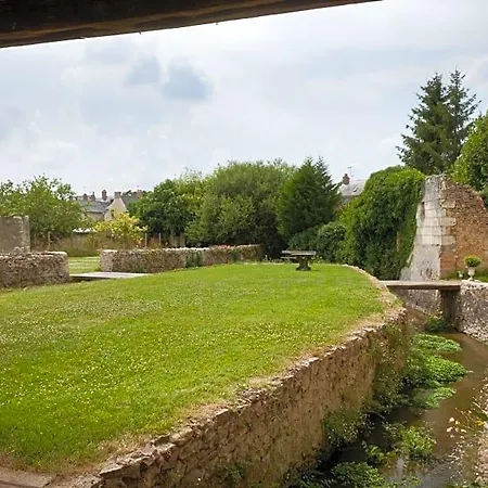 D'hotes Des Grands Moulins De ベッド・アンド・ブレックファスト Baugé